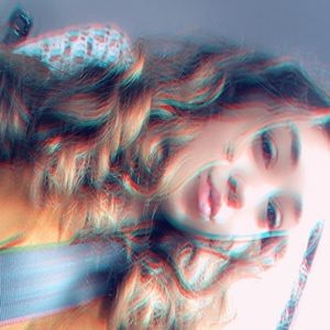 Meet your Posher, Alyssa